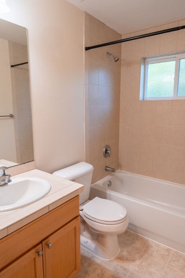 Building Photo - 4bd/2.5ba Seattle Home