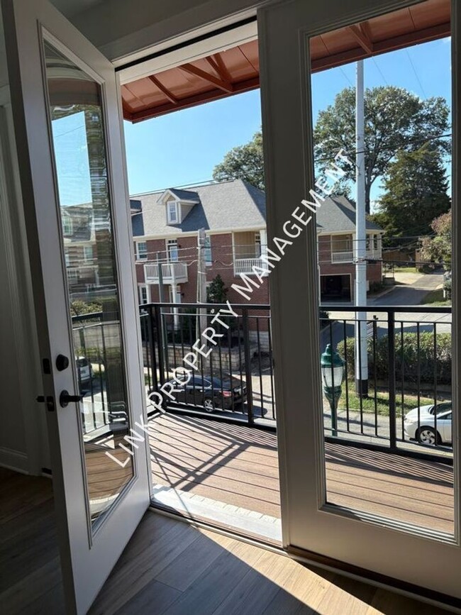 Building Photo - Brand New Townhome 3/3 Downtown near UTC a...