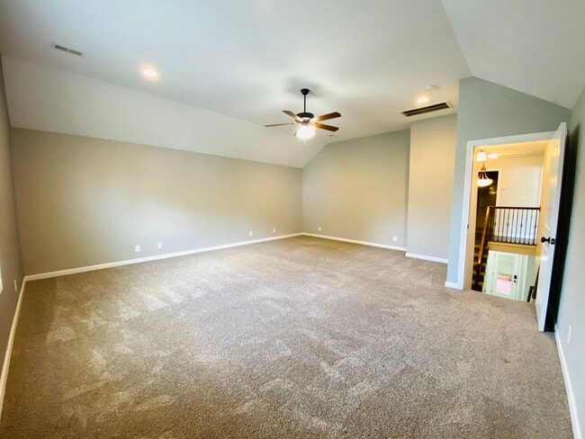 Building Photo - 1194 Eagle's Bluff Dr