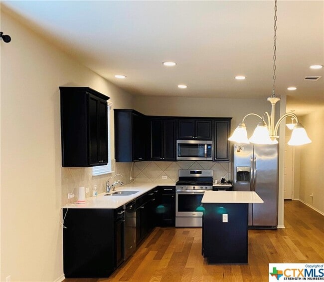 Building Photo - 180 Martha Dr