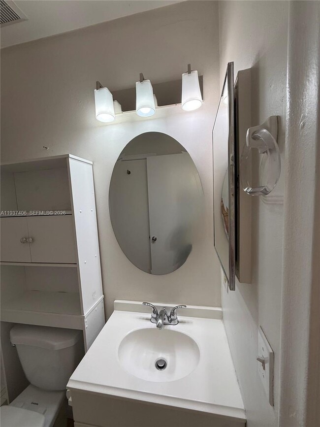 Building Photo - 5143 SW 140th Pl