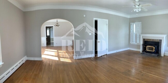 Building Photo - Large home/3bed 3 bath with bonus/office room just outside of PSNS and close to Bremerton Ferry