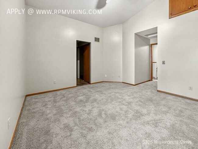 Building Photo - 2br 2.5ba 2cg ~ Security Deposit Free Alte...