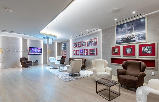 Building Photo - 1000 Brickell Plaza