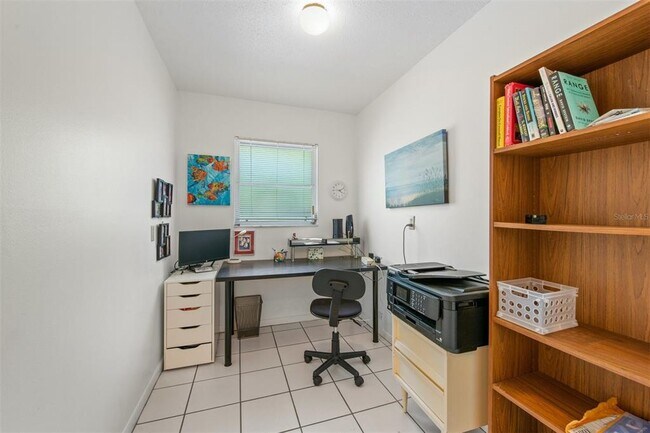 Building Photo - 614 Gladstone Ln