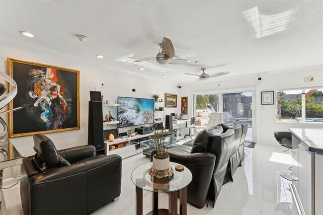 Building Photo - 911 NW 7th St