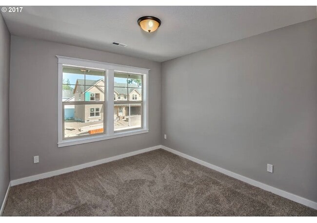 Building Photo - Available Now!  Newer Home in Desirable Neighborhood.