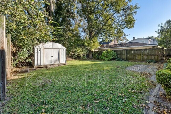 Building Photo - 108 4th St