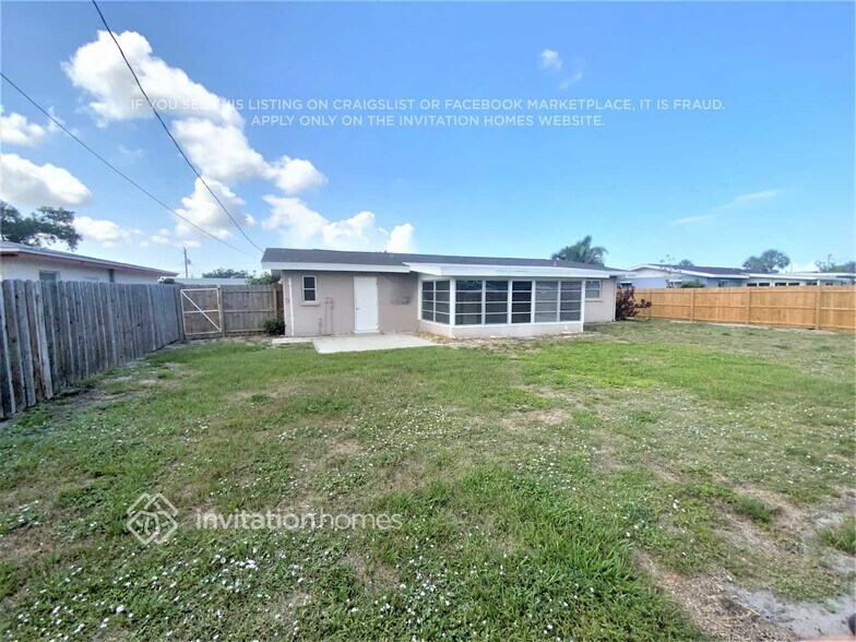Building Photo - 543 Sheridan Dr
