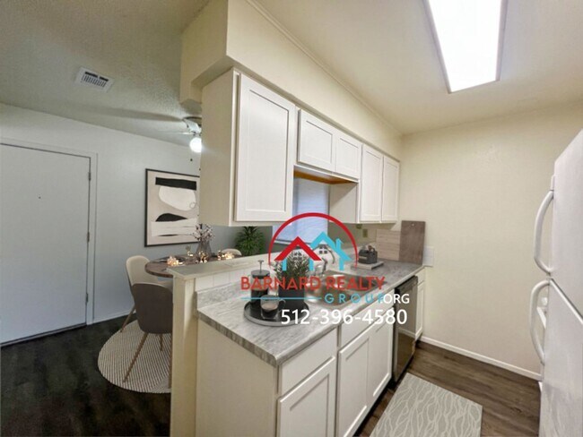 Building Photo - Application Pending: 2 Bed Duplex with Car...