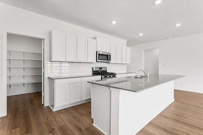 Building Photo - 290 Jeffers