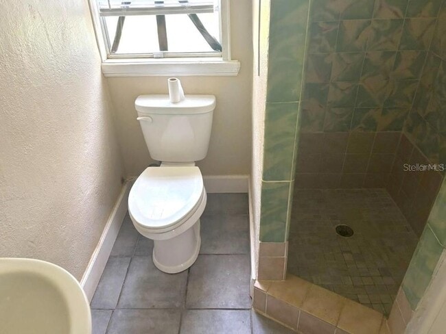 Building Photo - 2615 Laurel Ave