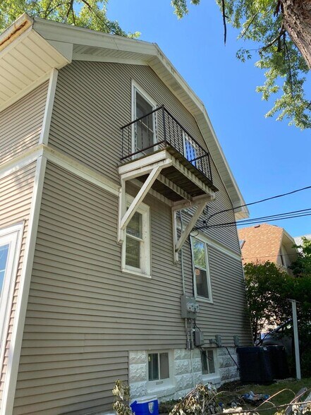 Building Photo - 3902 N Frederick Ave