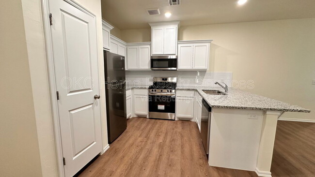 Building Photo - 11417 N University Ave