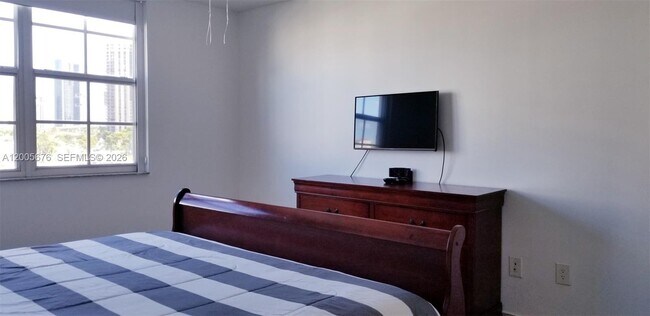 Building Photo - 19901 E Country Club Dr