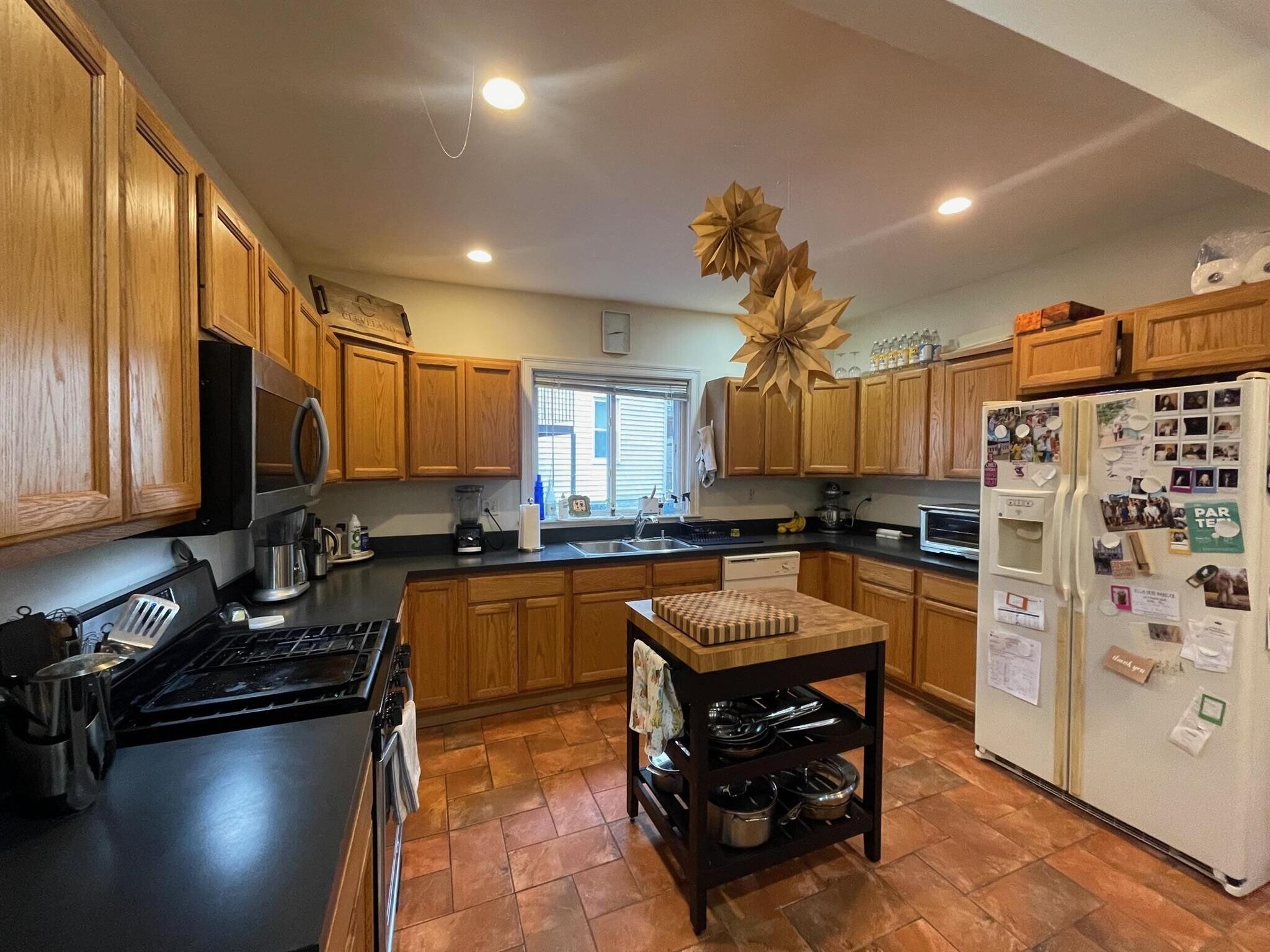 Building Photo - 13 Hall St