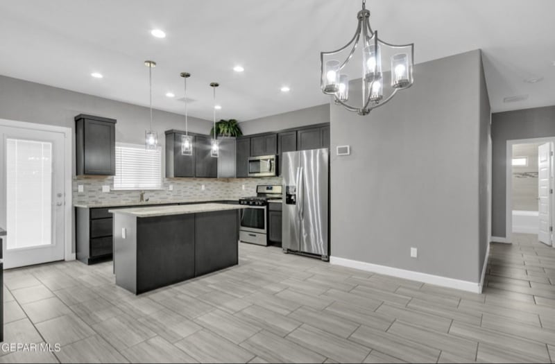 Building Photo - 2828 Tierra Oasis St