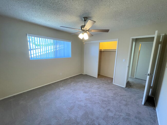 Building Photo - 100 S Altadena Dr
