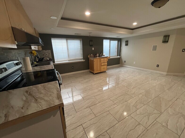 Building Photo - 2771 S Ivy Ln