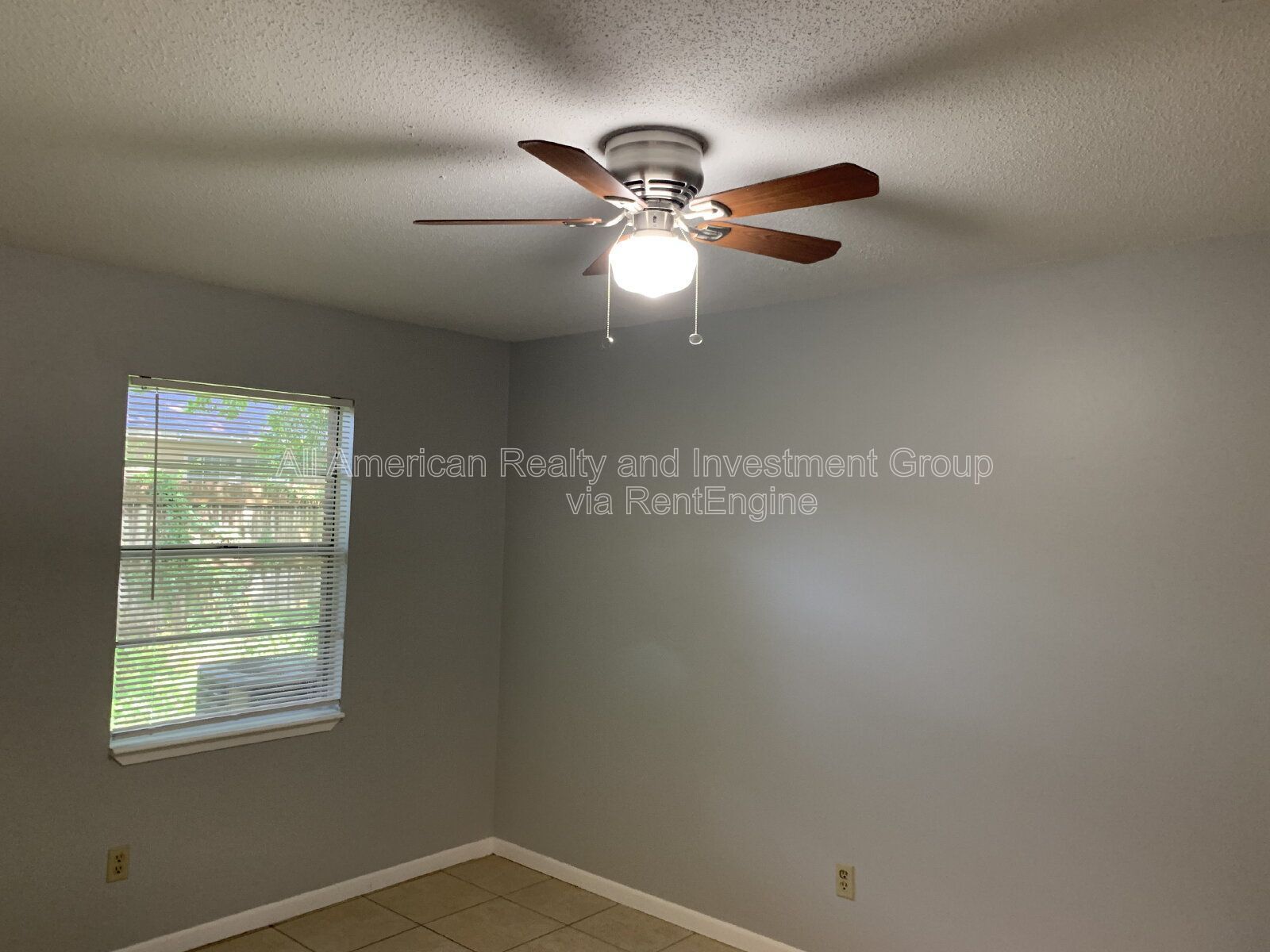 Building Photo - 935 Tanager Rd