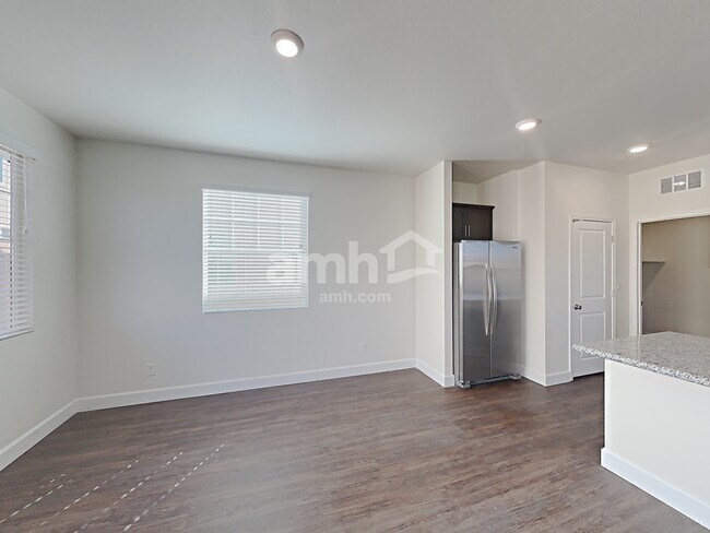 Building Photo - 1710 Viaggio Ave
