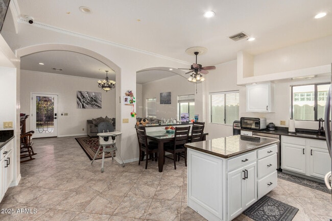 Building Photo - 8912 N 15th Ln