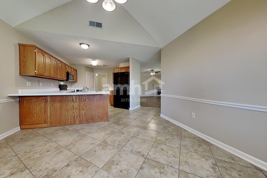 Building Photo - 13148 Braybourne Pky