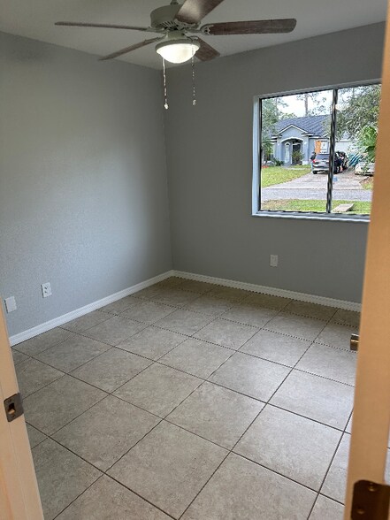 Building Photo - 1552 Baker St NE