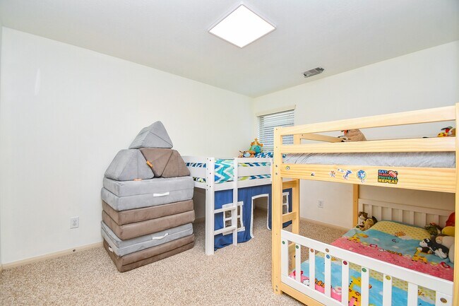 Building Photo - 16814 Ranger Ridge Dr