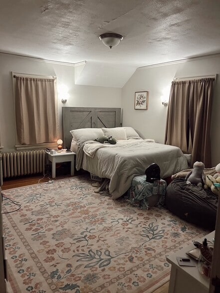 Building Photo - 1844 Woodland Ave