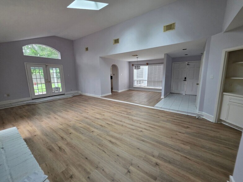 Building Photo - 13906 Ella Lee Ln