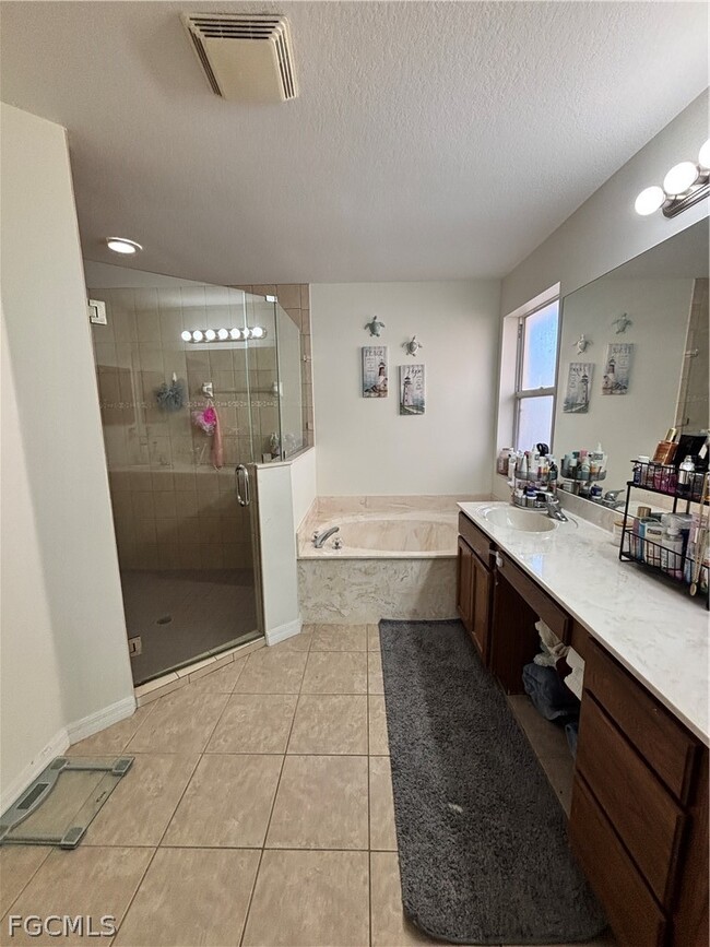 Building Photo - 17533 Holly Oak Ave