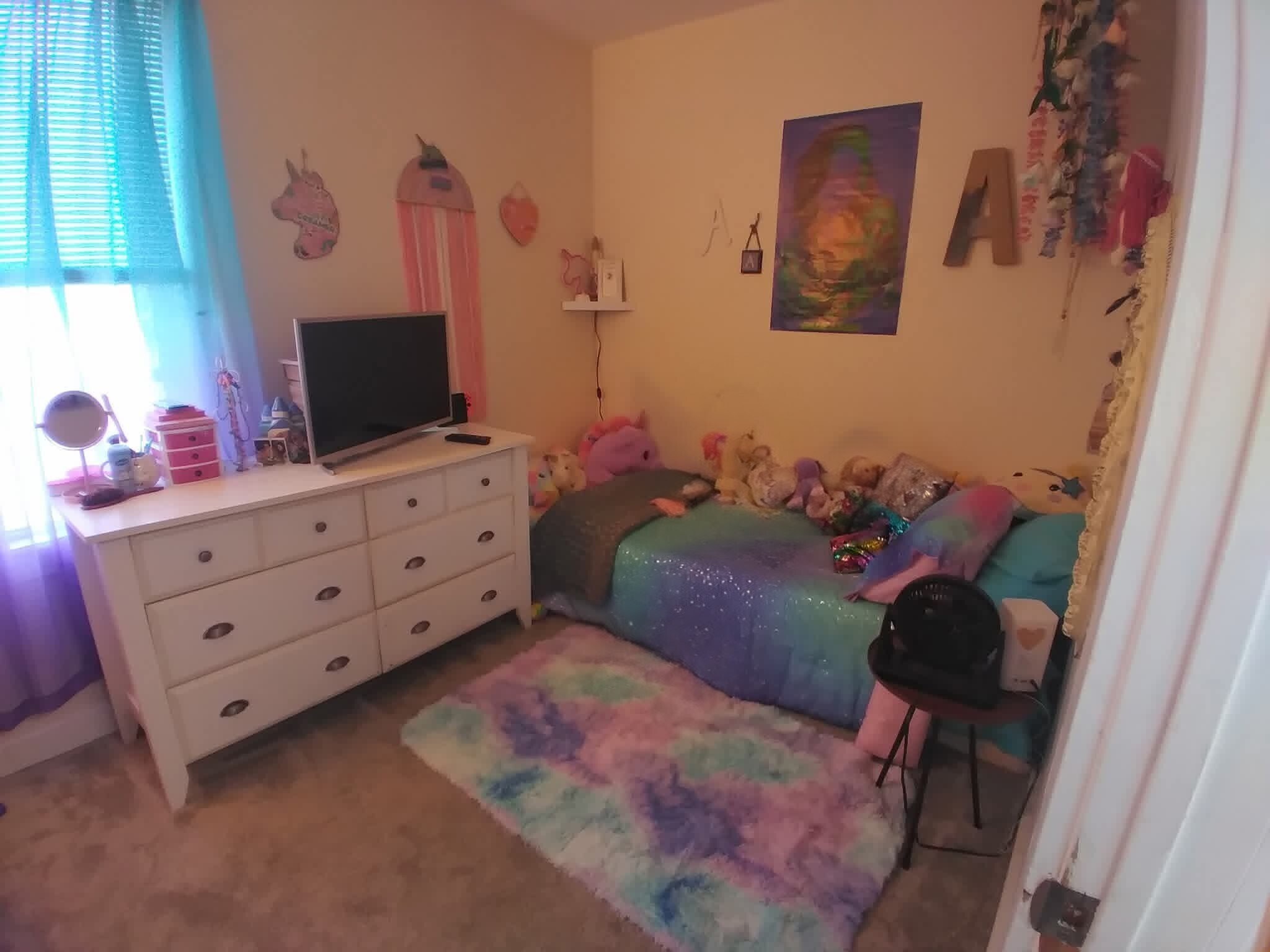 Bedroom 1 - 5433 Bennett St