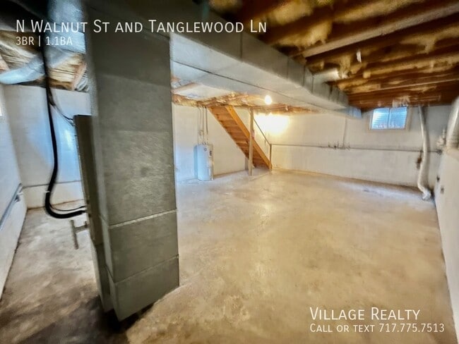 Building Photo - 492 N Walnut St