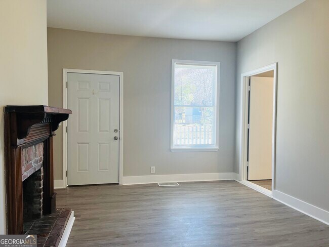 Building Photo - 608 Askew Ave