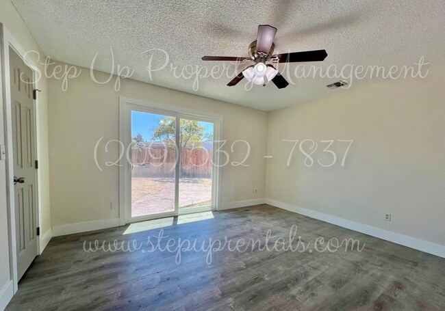 Building Photo - Beautifully Updated 4-Bedroom Home on Half...