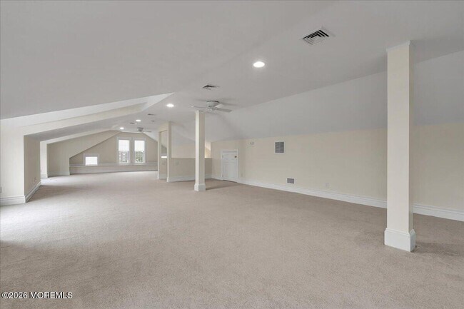 Building Photo - 410 1st Ave
