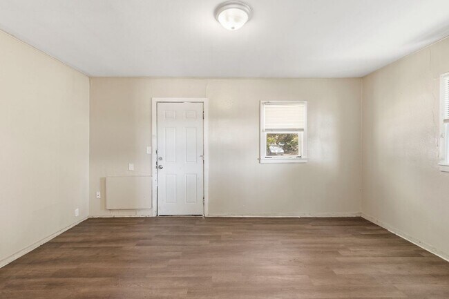 Building Photo - 207 N Santa Fe Ave