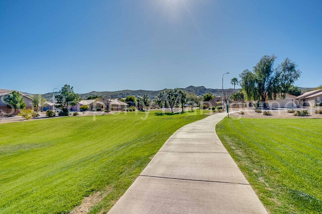 Building Photo - 2602 E Beautiful Ln