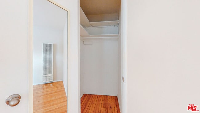 Building Photo - 11284 Montana Ave