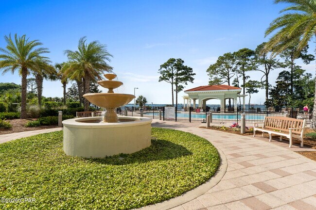 Building Photo - 2400 Grandiflora Blvd