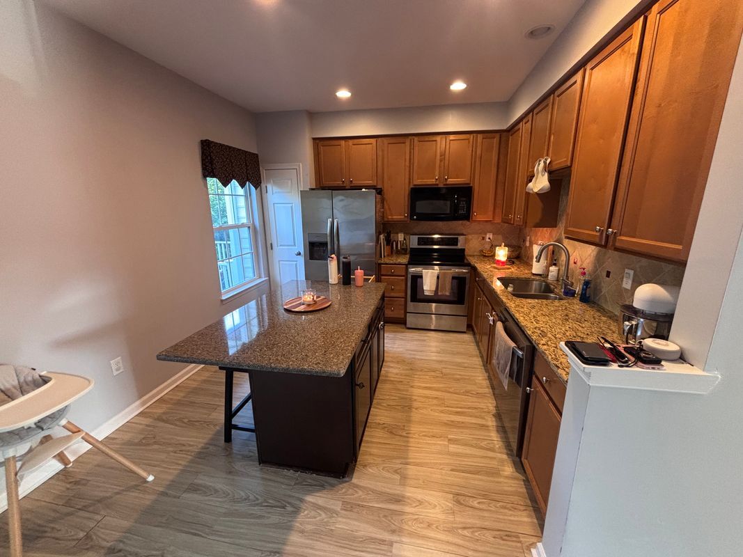Building Photo - 322 Larose Dr