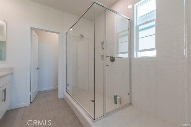 Building Photo - 140 Paramount