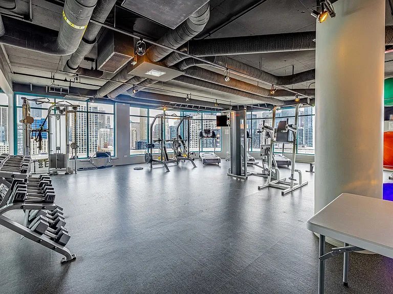 Building Photo - 340 W Superior St