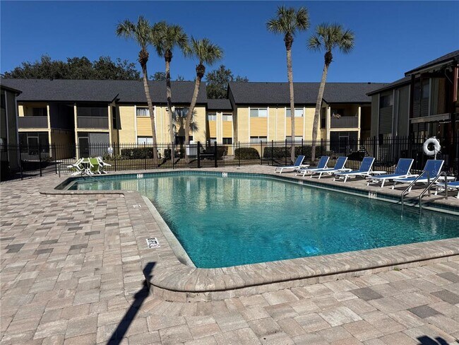 Building Photo - 914 Lake Destiny Rd