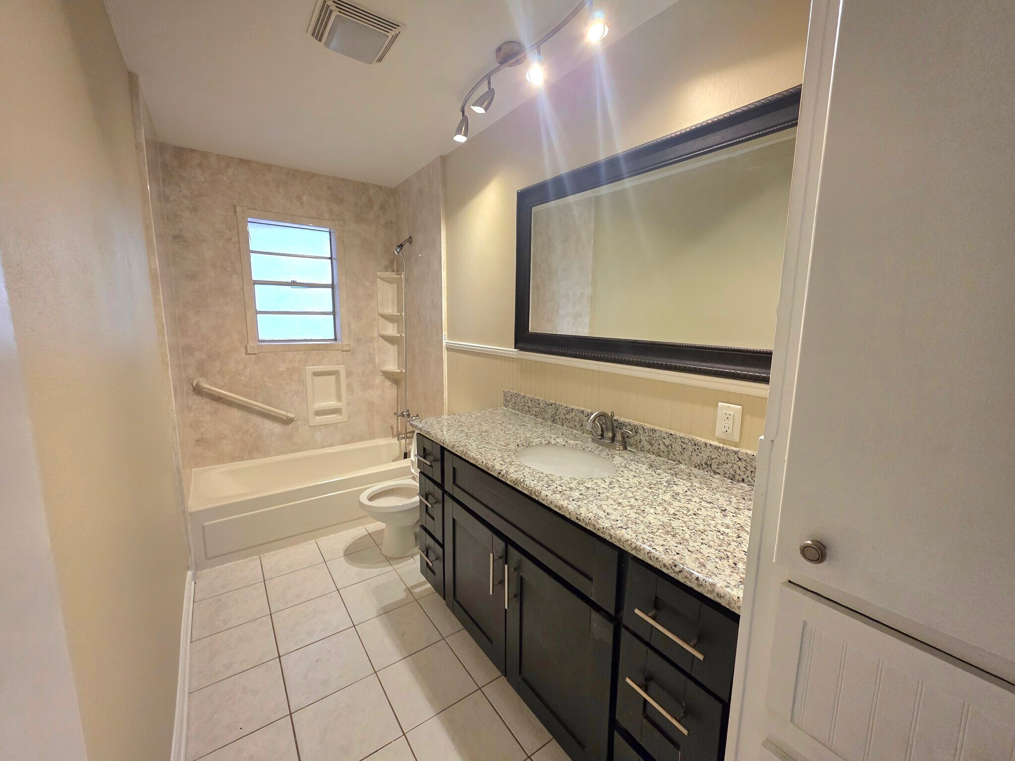 Building Photo - 5219 Goodland Dr