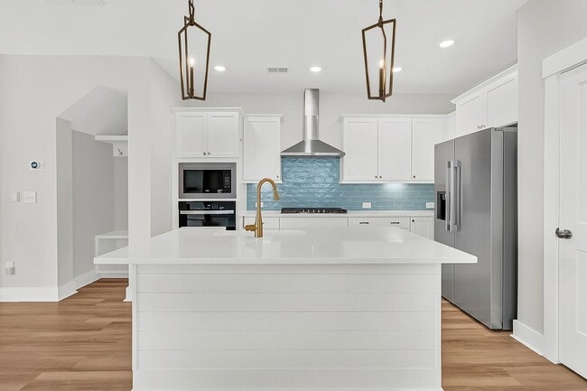 Building Photo - Must see 3 bedroom, 2.5 bath Home in Midto...