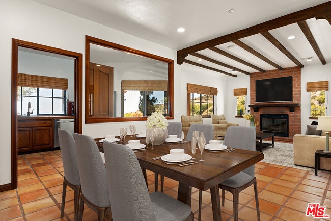Building Photo - 4211 Avenida De La Encinal