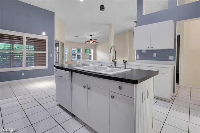 Building Photo - 22203 Seashore Cir
