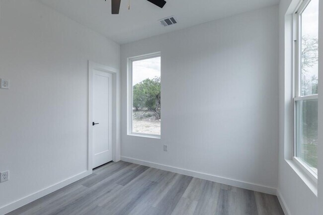Building Photo - 21515 Patton Ave